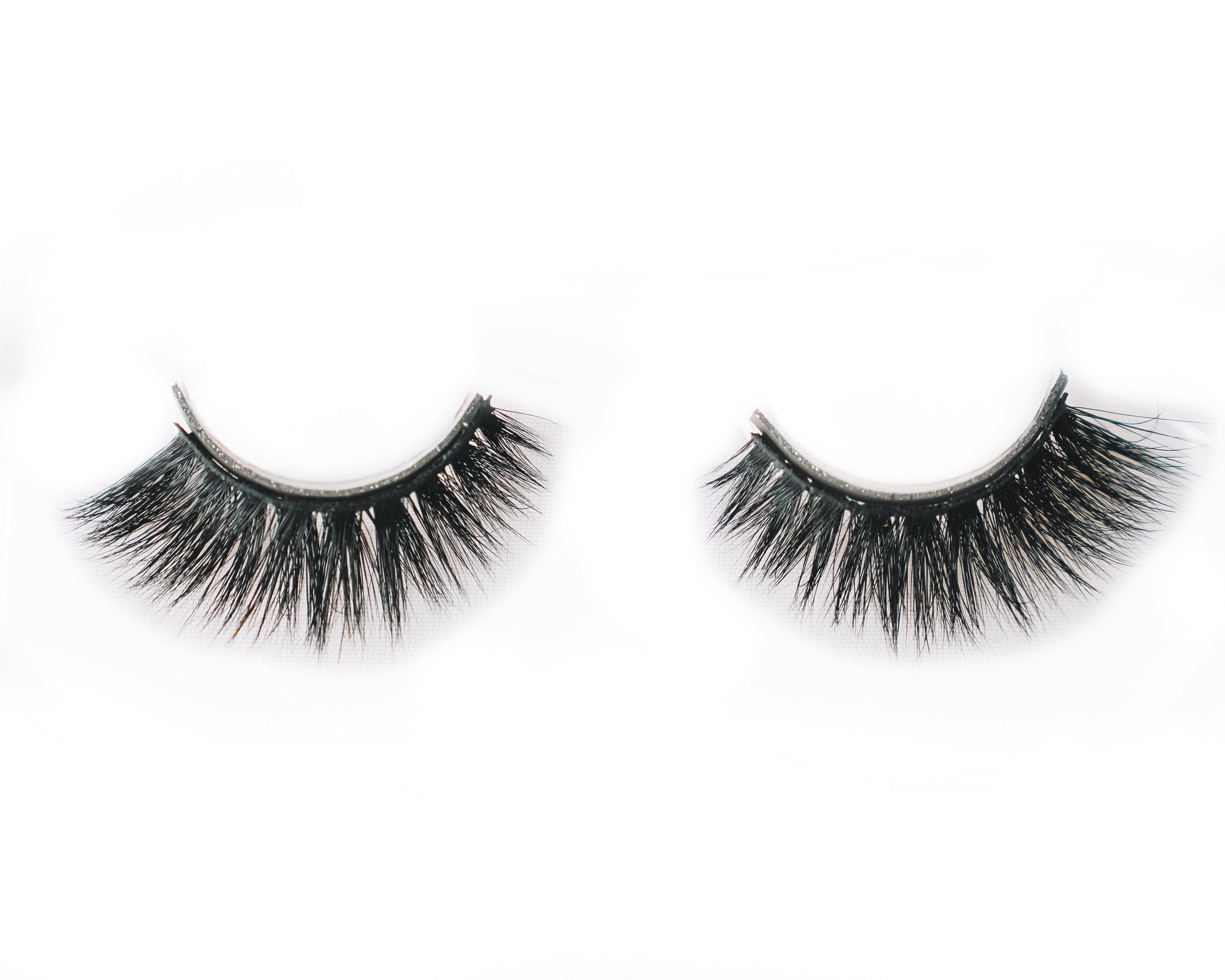 🌅  Dusk – Softly Seductive Magnetic Lashes