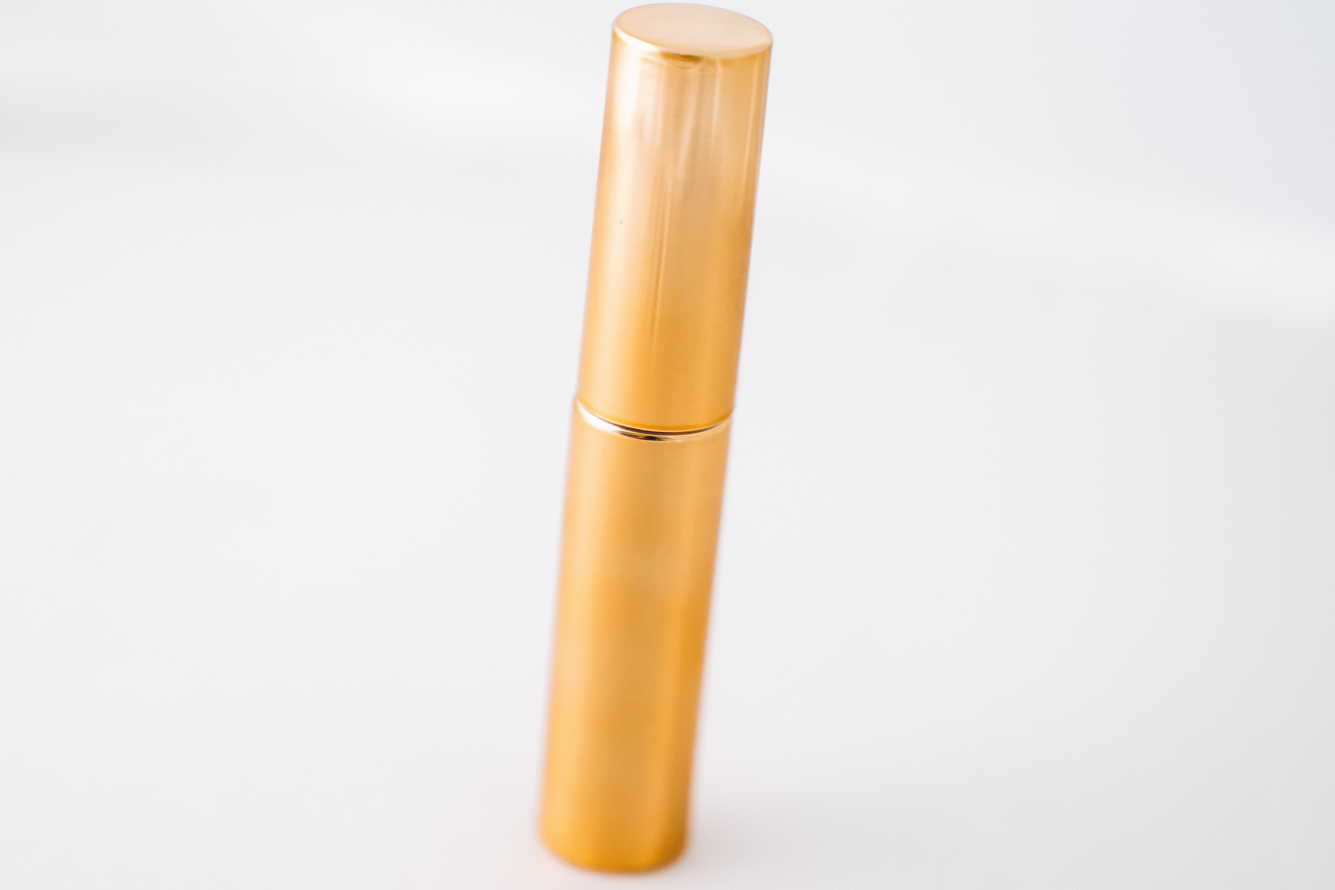 MAGNETIC EYELINER - Lesa Marie